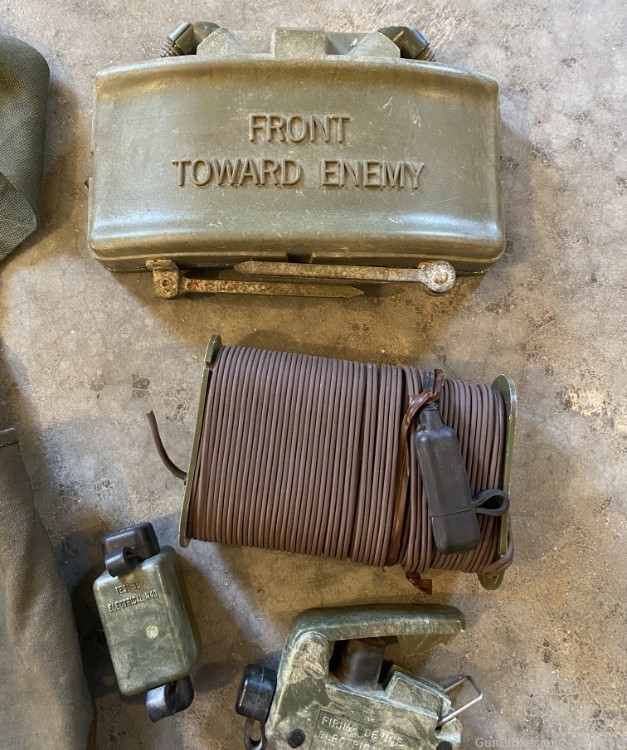 Real M18A1 Claymore Mine Complete Kit Dated 1975 Inert Vietnam -img-5