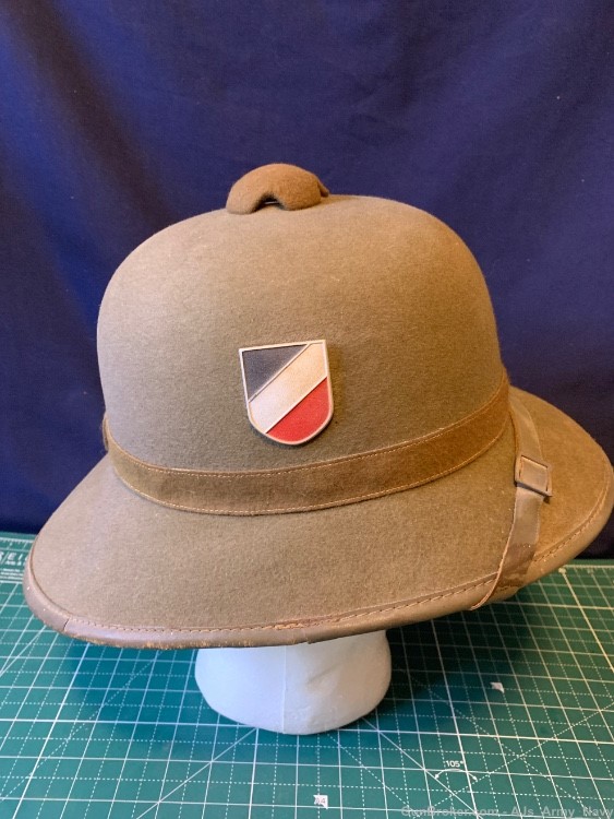 WW2 German Pith Sun Helmet Mint Condition -img-4