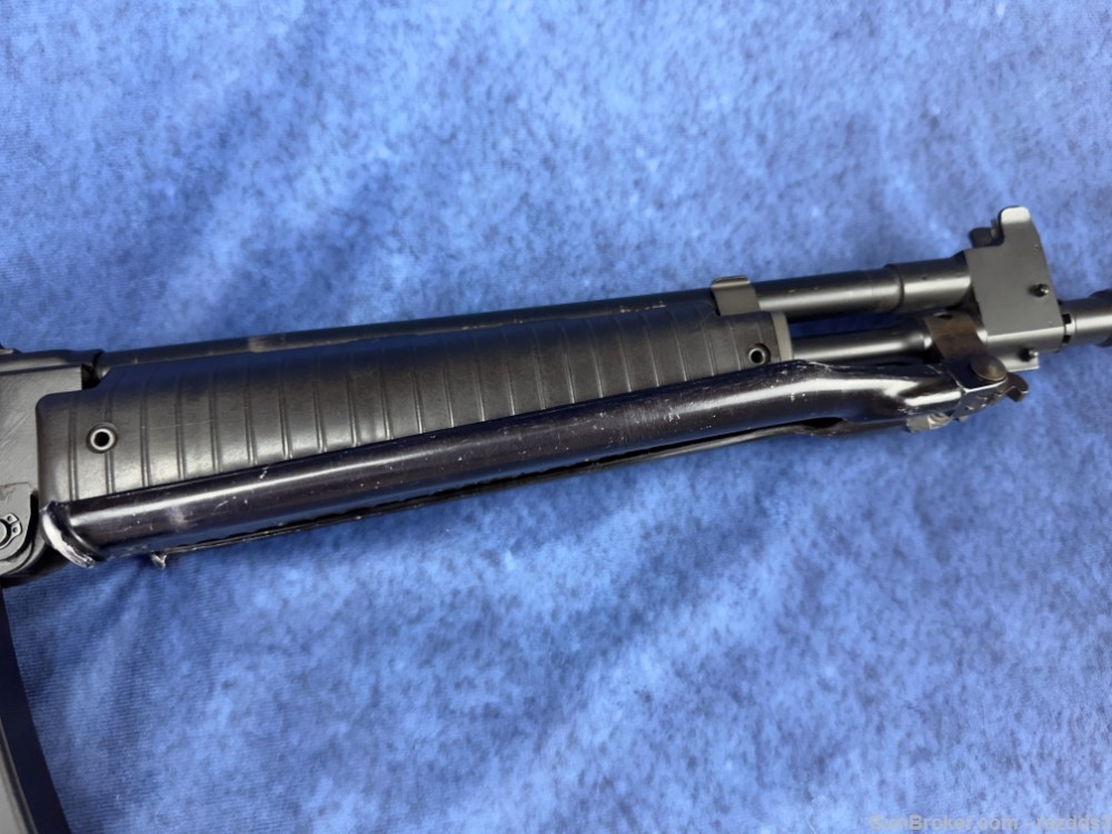 EXCELLENT Pre-ban Beretta AR70 with 5 magazines and manual-img-12