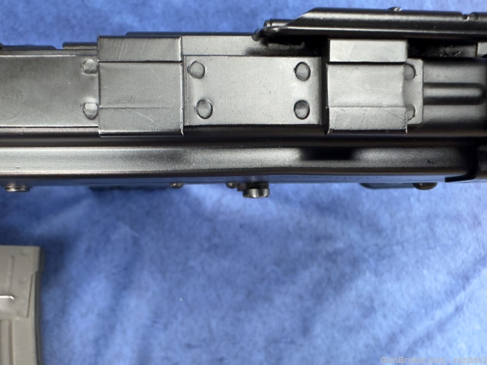 EXCELLENT Pre-ban Beretta AR70 with 5 magazines and manual-img-15