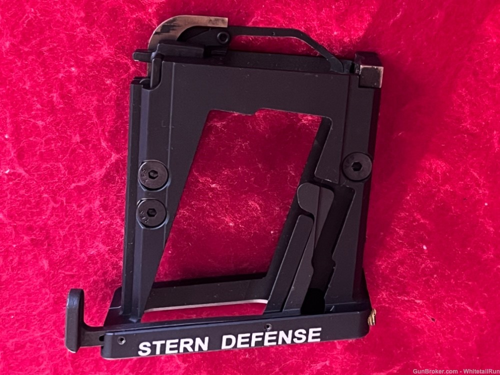 STERN DEFENSE AR-15/M4/M16 MAGAZINE CONVERSION ADAPTER 2 GLOCK 9MM-img-0