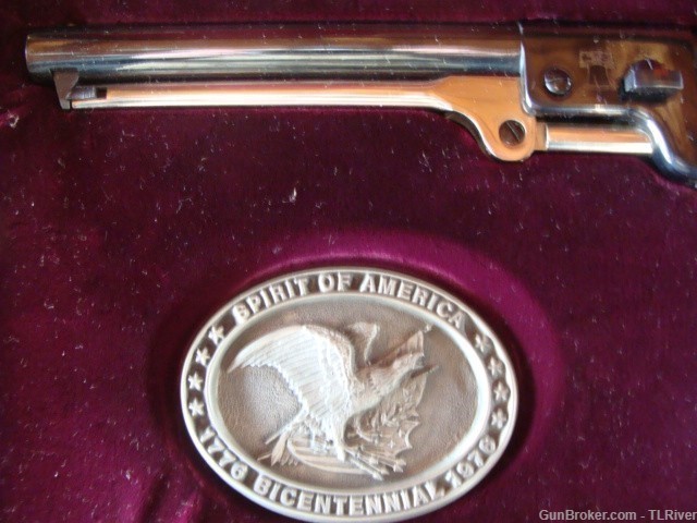 High Standard Commemorative Pistol 1976 w/Presentation Box & Belt Buckle NR-img-6