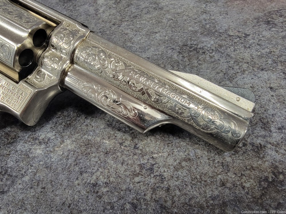 FACTORY ENGRAVED SMITH & WESSON 19-3 .357 MAG - UNFIRED IN DISPLAY CASE-img-4