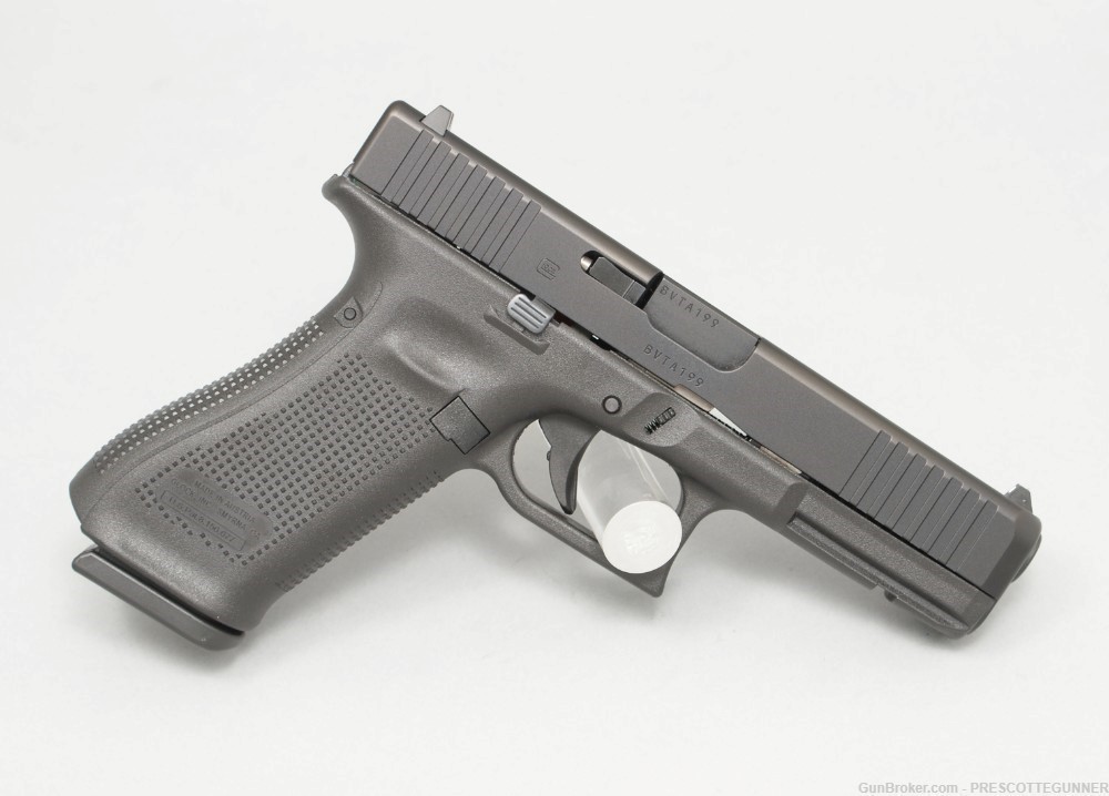 NIB Glock 17 Gen 5 9mm w/ 3 17rd Mags - Black nDLC FS FSS PA175S203-img-2
