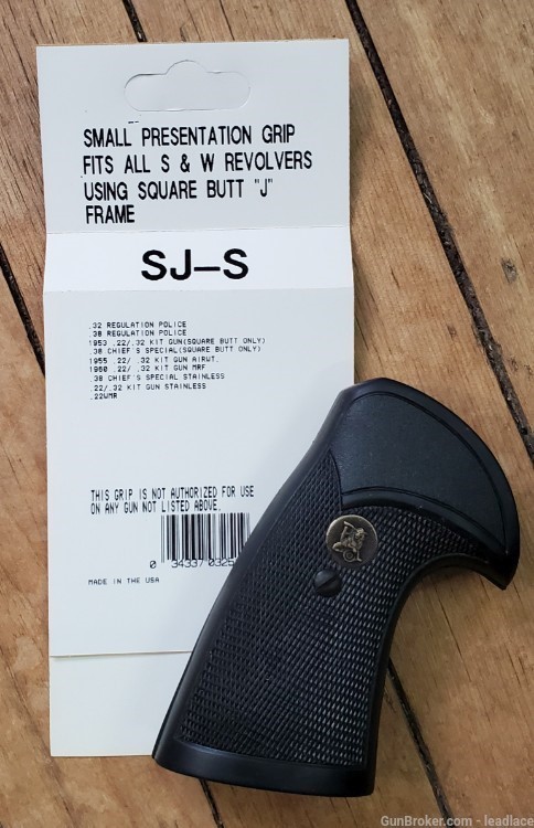 Pachmayr Smith & Wesson Grip,  Small Presentation Square Butt "J" Frame-img-1