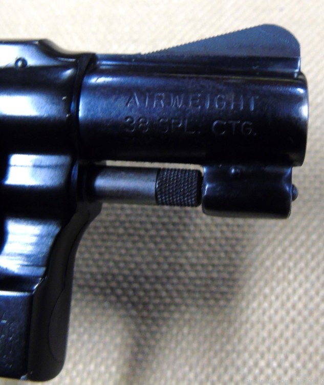 Smith & Wesson Model 37 Airweight in Caliber 38 Special.-img-7