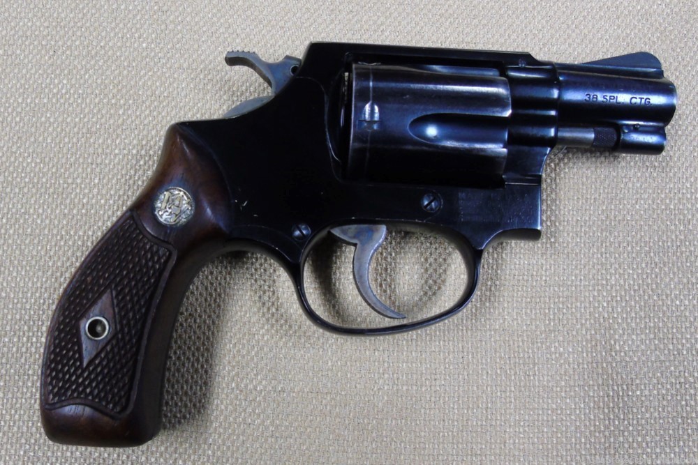 Smith & Wesson Model 37 Airweight in Caliber 38 Special.-img-1