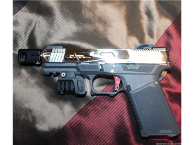 Alpha Wolf slide, Zev barrel and comp, Killer Inovations trigger Glock 17!