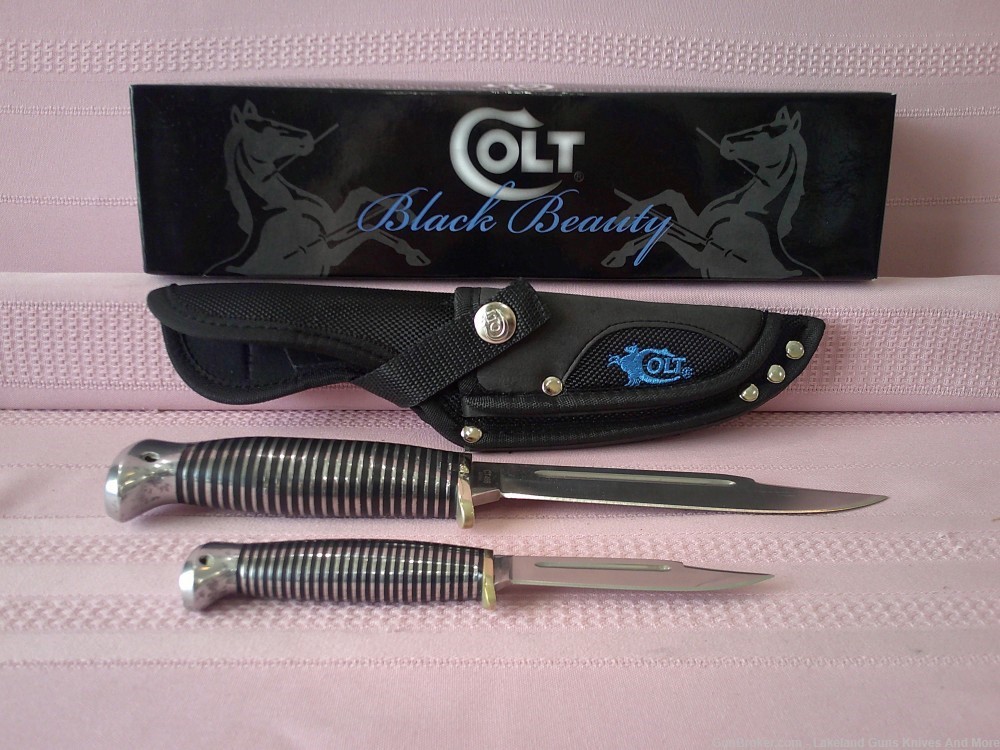 Here it is! The Rarest of all! Colt Black Beauty Twin Knife set! Complete!-img-16