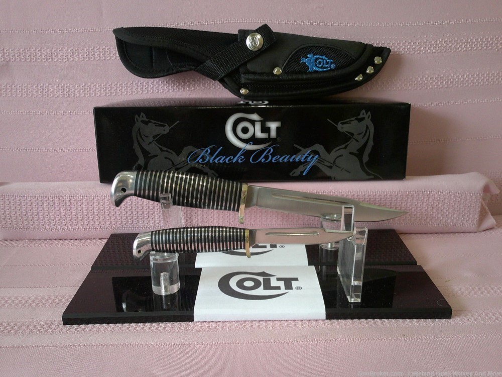 Here it is! The Rarest of all! Colt Black Beauty Twin Knife set! Complete!-img-4