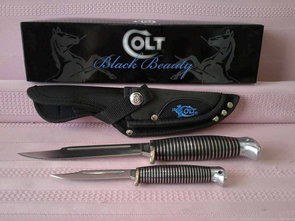 Here it is! The Rarest of all! Colt Black Beauty Twin Knife set! Complete!-img-15