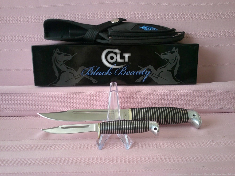 Here it is! The Rarest of all! Colt Black Beauty Twin Knife set! Complete!-img-13