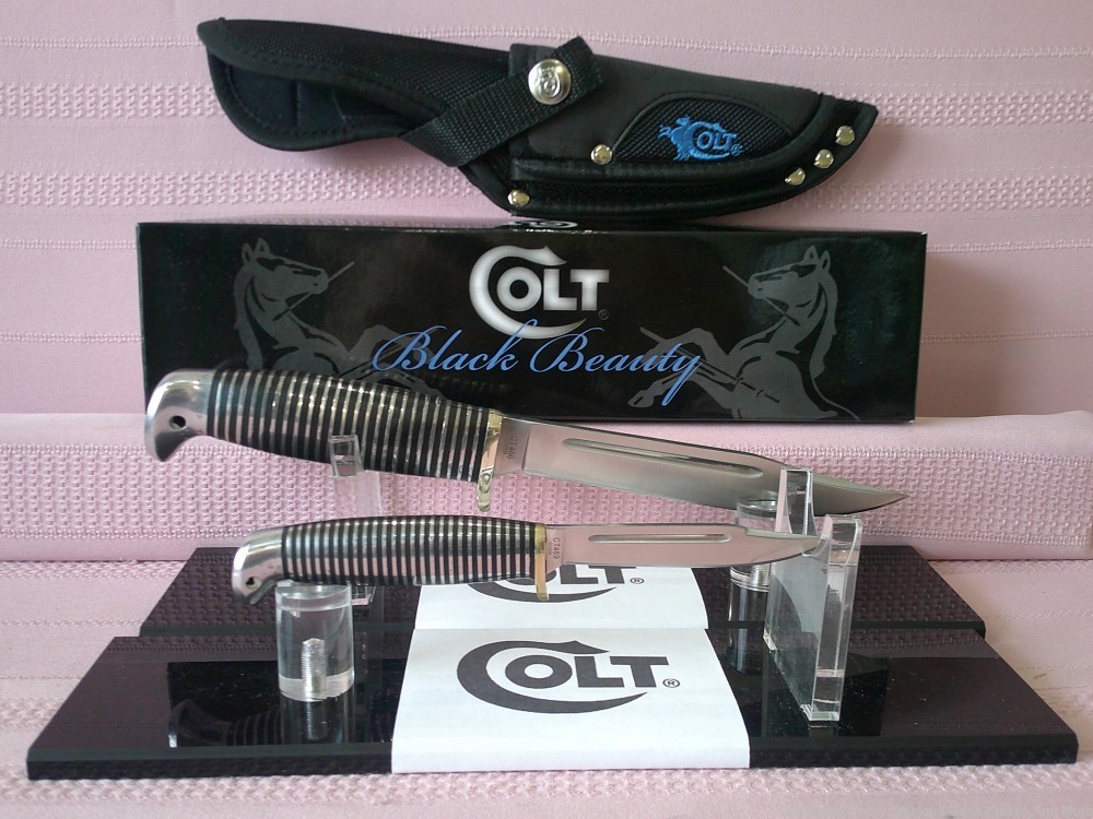 Here it is! The Rarest of all! Colt Black Beauty Twin Knife set! Complete!-img-6