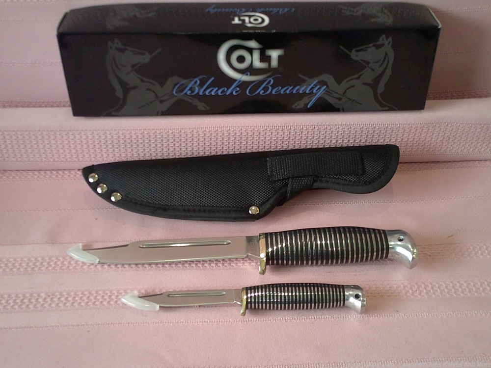 Here it is! The Rarest of all! Colt Black Beauty Twin Knife set! Complete!-img-23