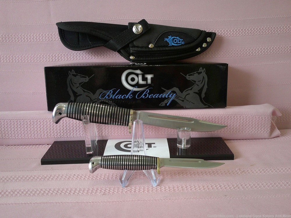Here it is! The Rarest of all! Colt Black Beauty Twin Knife set! Complete!-img-2