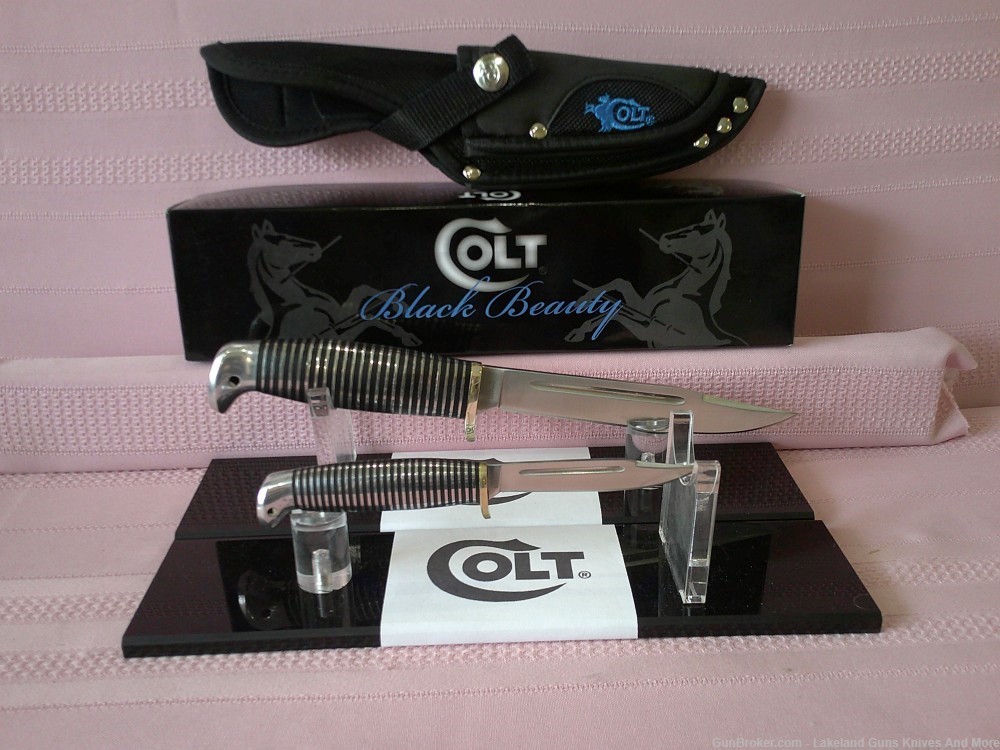 Here it is! The Rarest of all! Colt Black Beauty Twin Knife set! Complete!-img-3