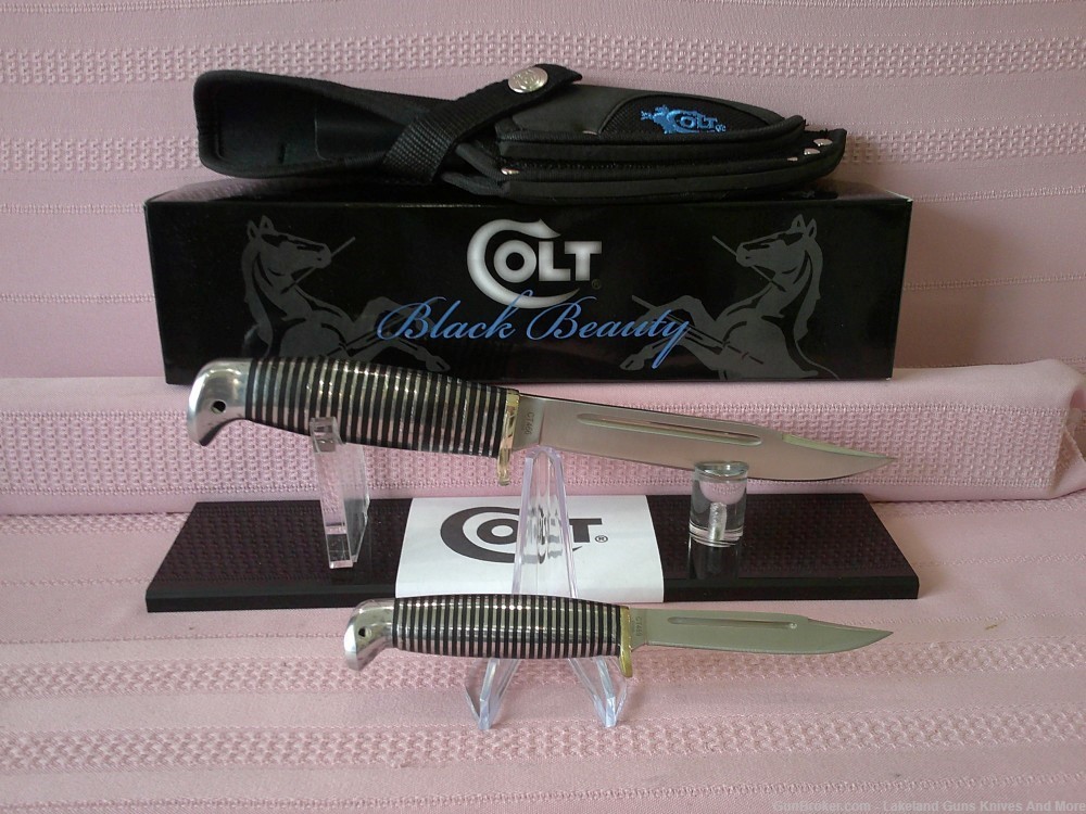 Here it is! The Rarest of all! Colt Black Beauty Twin Knife set! Complete!-img-0