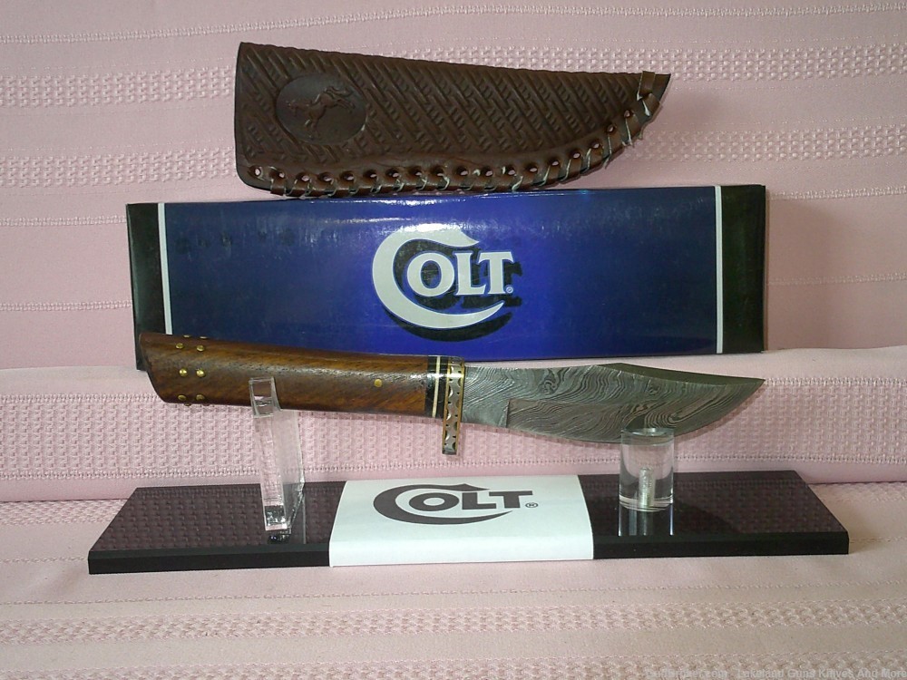 New In The Box Stunning Colt Damascus Hunter Fixed Blade Knife!-img-4
