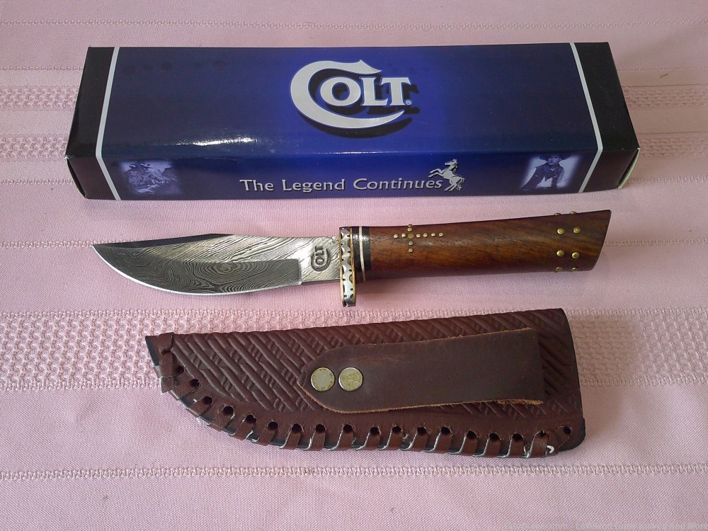New In The Box Stunning Colt Damascus Hunter Fixed Blade Knife!-img-0