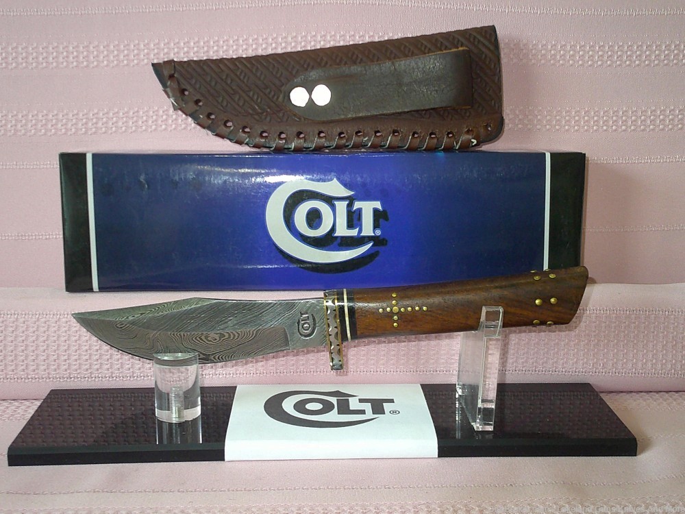 New In The Box Stunning Colt Damascus Hunter Fixed Blade Knife!-img-6