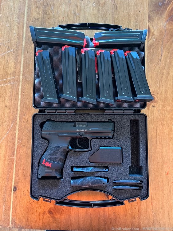 Heckler and Koch P30 V1 (LEM) with 8 Magazines-img-0