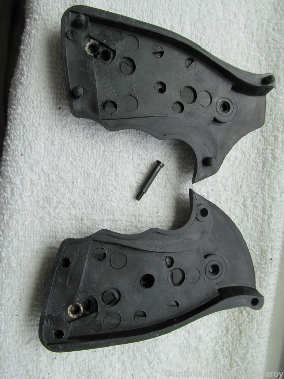 Taurus Large Frame Soft Rubber Grips-img-4