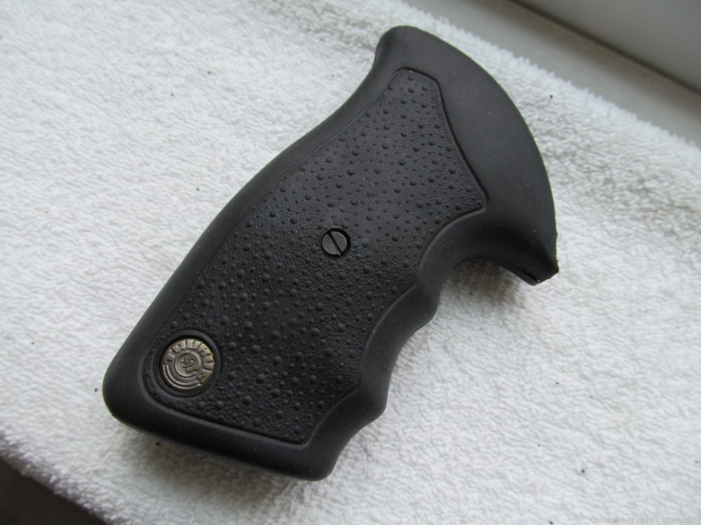Taurus Large Frame Soft Rubber Grips-img-1