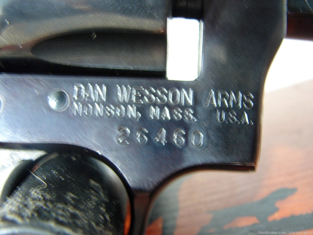 DAN WESSON 22 WITH 2 BARRELS AND EXTRAS NICE SET FOR TARGET OR HUNTING-img-7