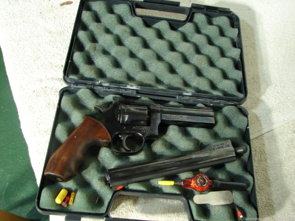 DAN WESSON 22 WITH 2 BARRELS AND EXTRAS NICE SET FOR TARGET OR HUNTING-img-41