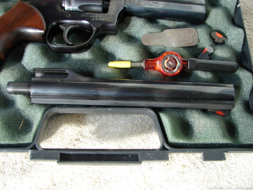 DAN WESSON 22 WITH 2 BARRELS AND EXTRAS NICE SET FOR TARGET OR HUNTING-img-2
