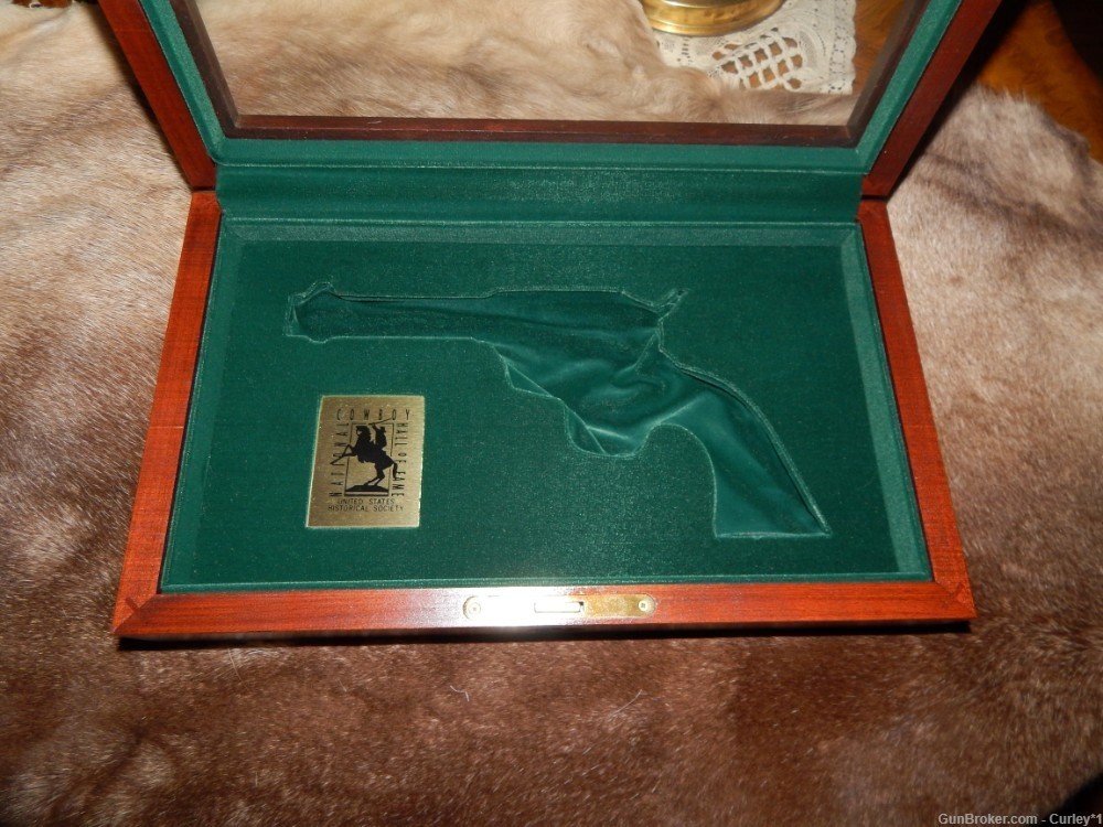 National Cowboy Hall of Fame Revolver Wooden Display box-img-5