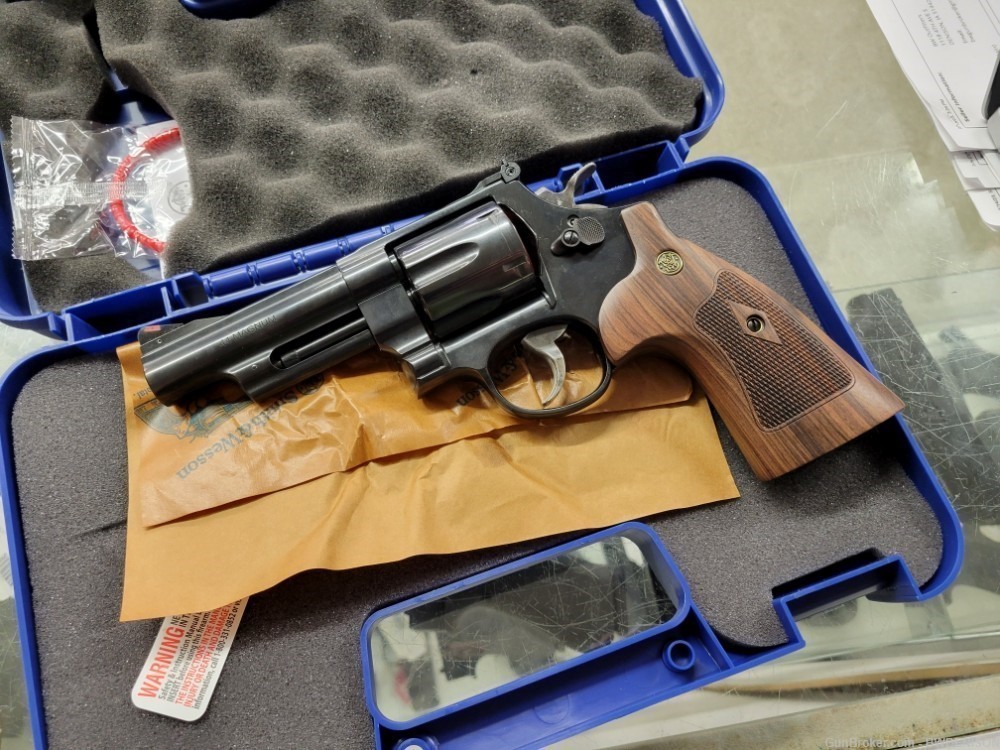 Smith & Wesson Model 29 Classic 44 Mag 150254 4 Inch 6 Shot Blued-img-0