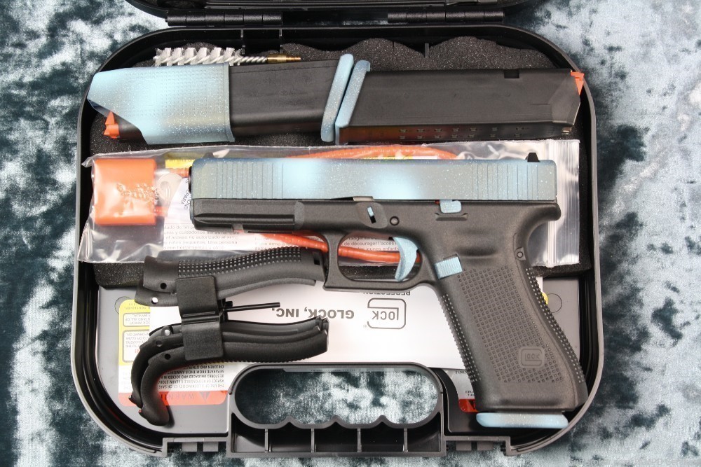 ULTRA RARE Glock 17 Gen 5 9mm Custom Cerakote Blue Galaxy Stars NEW-img-8