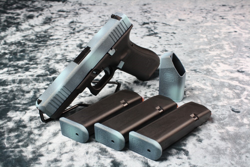 MUST HAVE Glock 17 Gen 5 9mm Custom Cerakote Blue Galaxy Stars NEW-img-6
