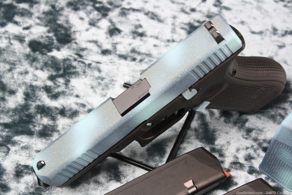 MUST HAVE Glock 17 Gen 5 9mm Custom Cerakote Blue Galaxy Stars NEW-img-8