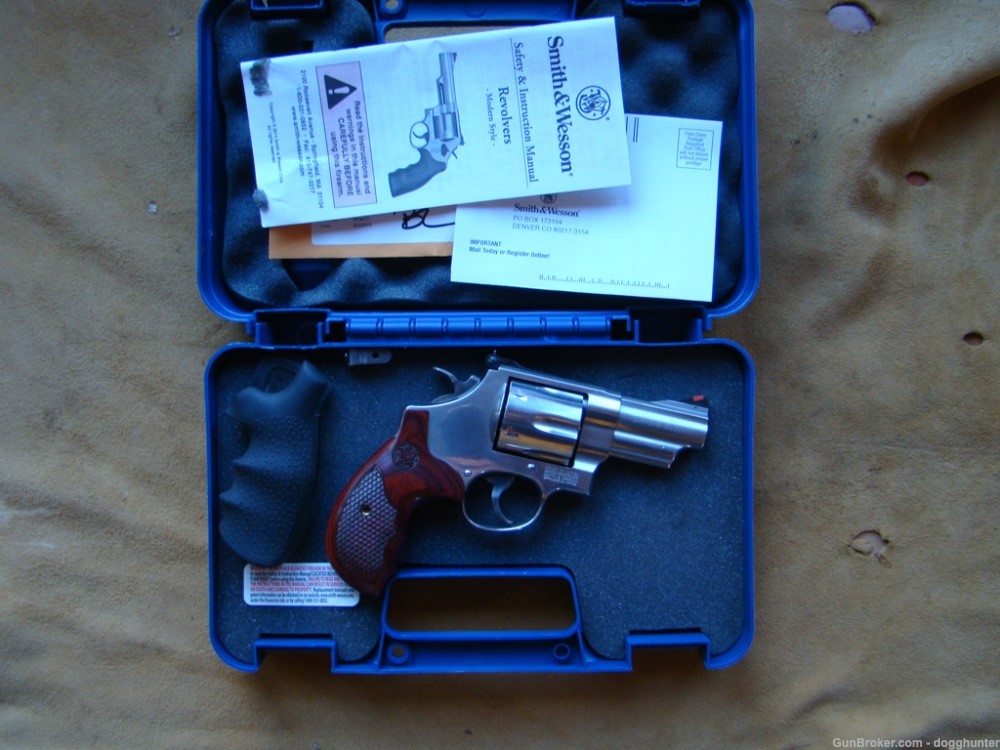 SMITH & WESSON REVOLVER MODEL 629 DELUXE .44 MAG 3" BARREL-img-0