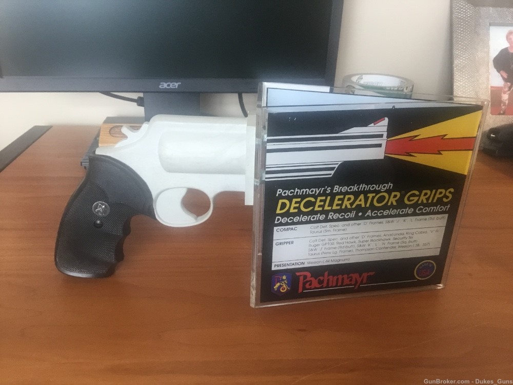 Pachmayr Decelator Grip Display- NEW, NEVER USED. RARE!!-img-0