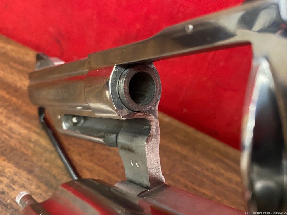 Taurus Model 44 Mountaineer 1 .44 Magnum 6 Shot Stainless Steel Revolver -img-8
