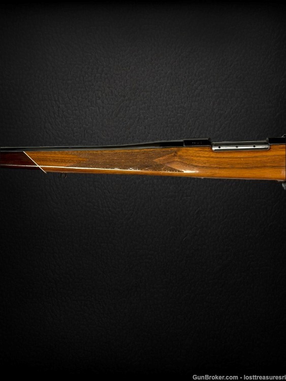 Weatherby Mark V Deluxe Lefty Bolt Action Rifle .300 Mag 25" BBL-img-2