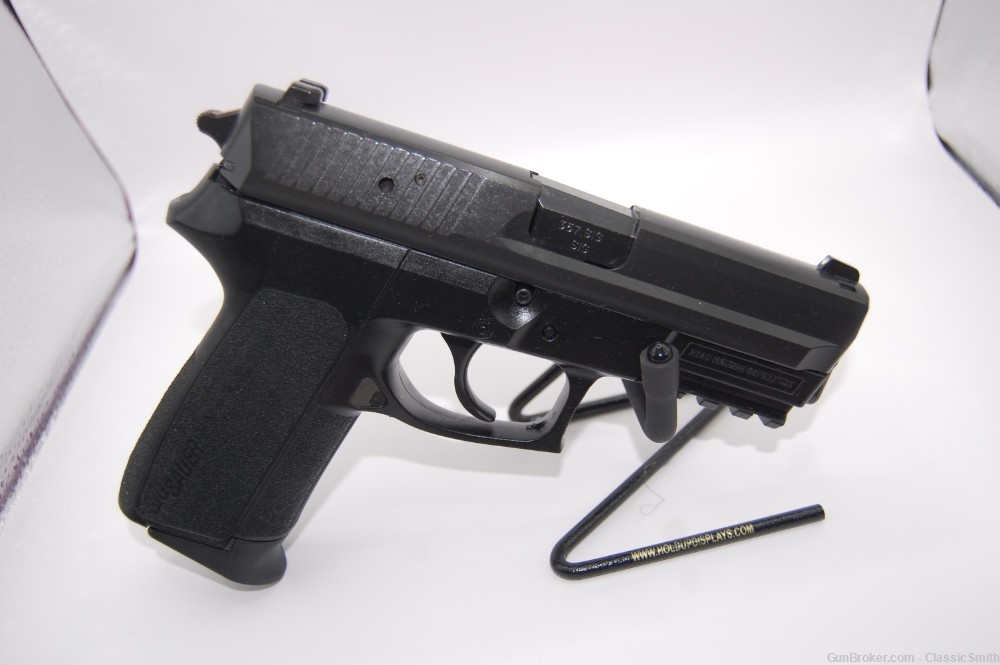 Sig Sauer SP2022 Pistol .357 Sig Like New in case with 1 Magazine-img-0