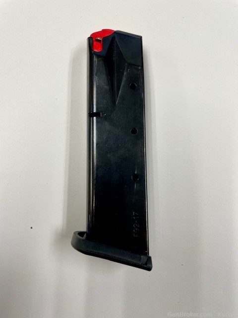 Beretta 92 full size magazine with 17 round capacity. 9mm. Made in Italy -img-0