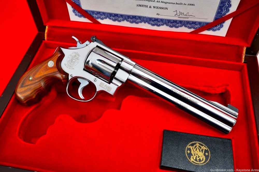Spectacular Smith & Wesson 629 Magna Classic .44 MAG w/ Presentation Case-img-2