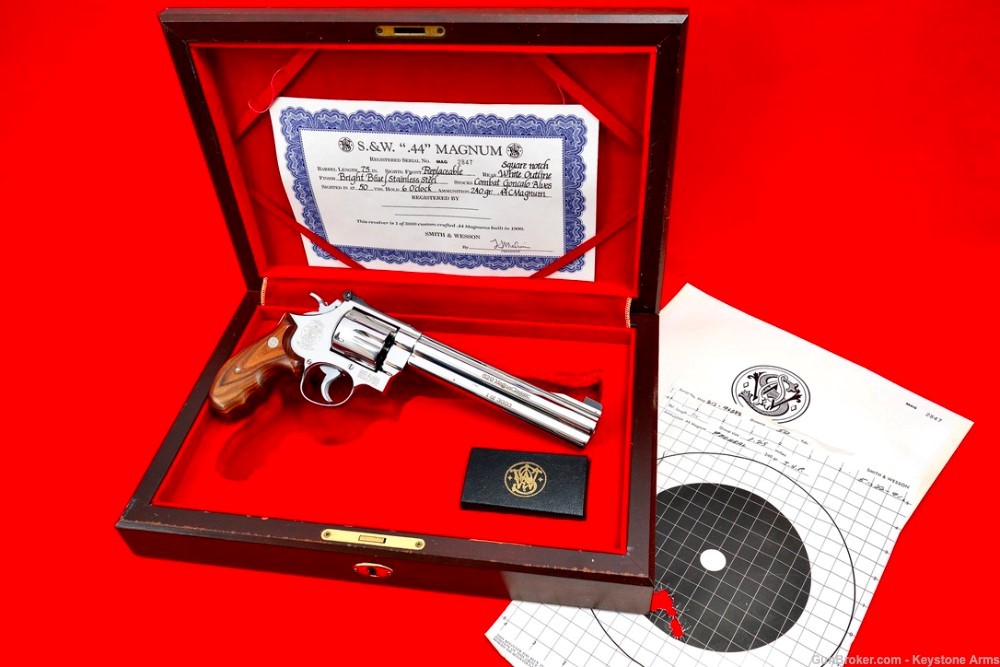 Spectacular Smith & Wesson 629 Magna Classic .44 MAG w/ Presentation Case-img-29