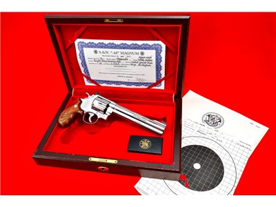 Spectacular Smith & Wesson 629 Magna Classic .44 MAG w/ Presentation Case