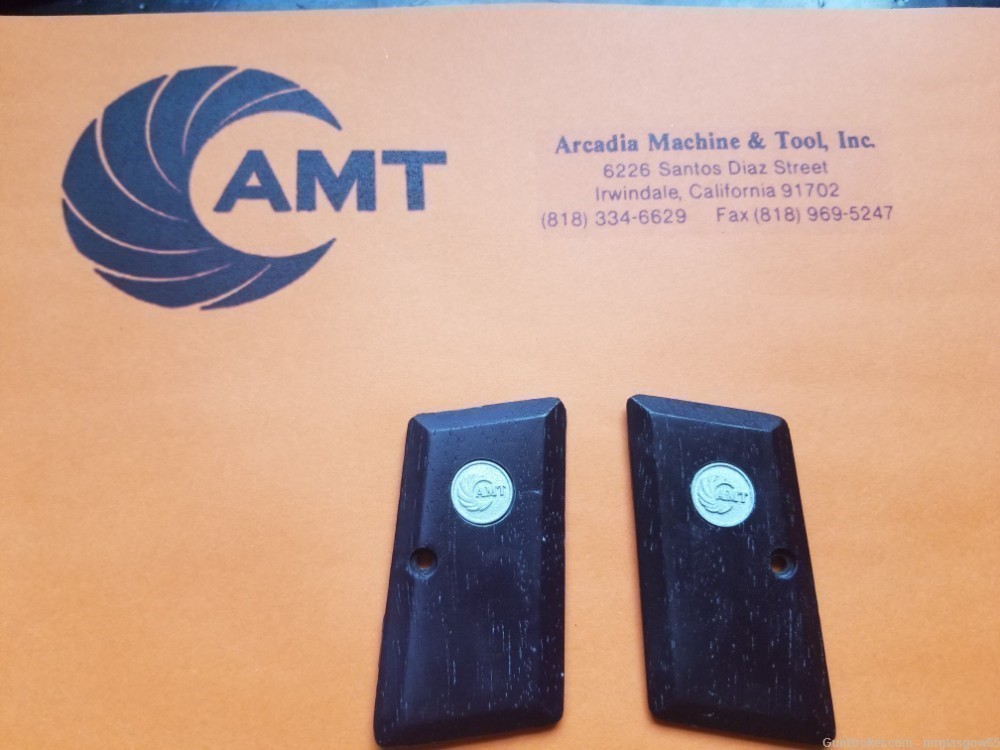 AMT/iAi Small Frame Backup grips (22LR, .380, 9mm Kurz) with Medallions-img-1
