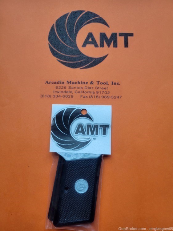 AMT/iAi Small Frame Backup grips (22LR, .380, 9mm Kurz) with Medallions-img-0