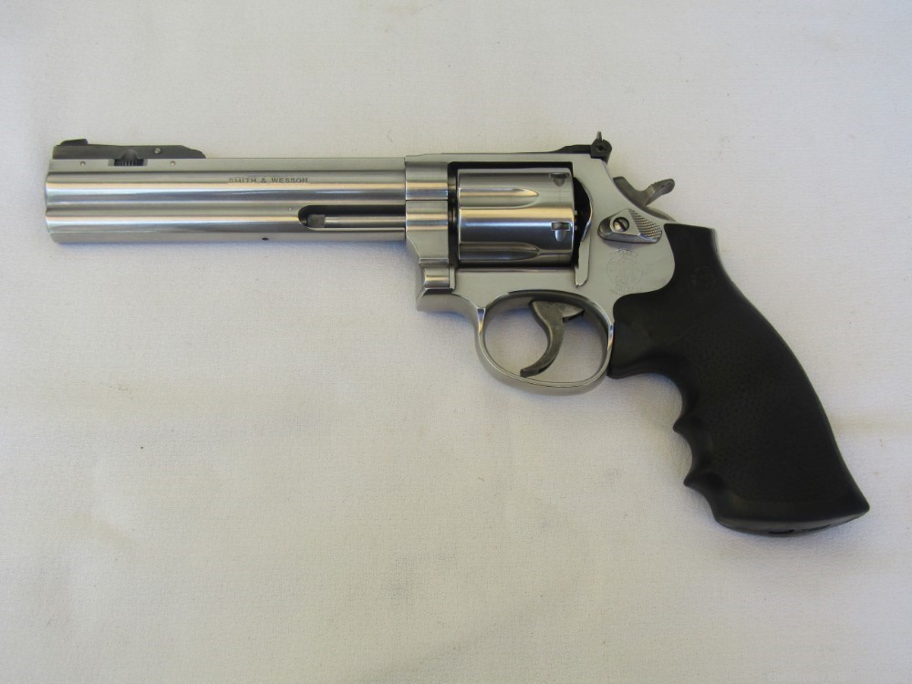 Smith & Wesson Model 686-5 Combat Magnum, 6" Barrel, Adjustable Front Sight-img-31