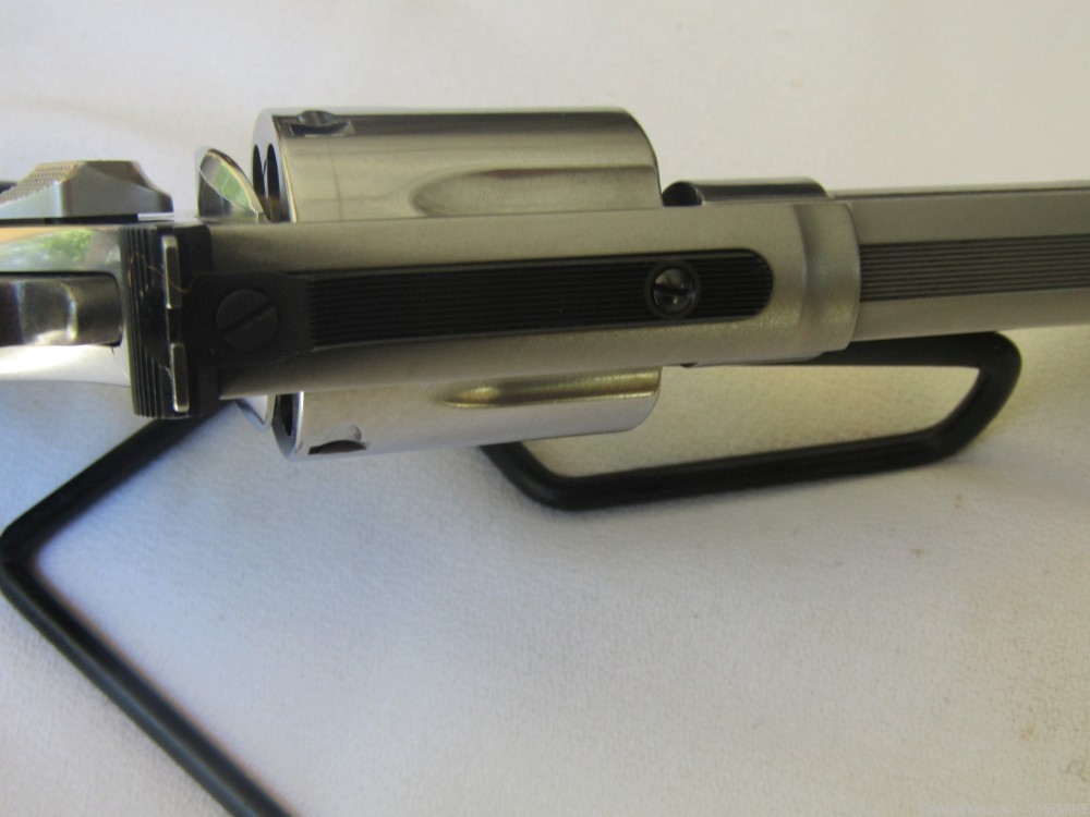 Smith & Wesson Model 686-5 Combat Magnum, 6" Barrel, Adjustable Front Sight-img-9
