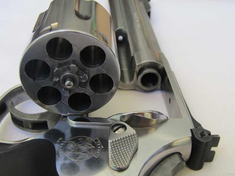 Smith & Wesson Model 686-5 Combat Magnum, 6" Barrel, Adjustable Front Sight-img-11