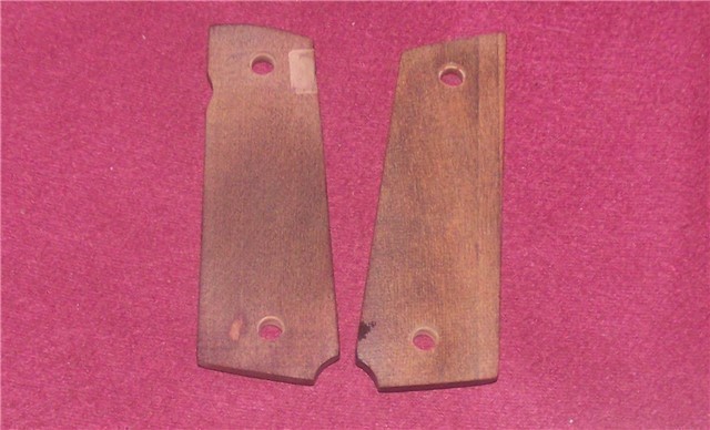 1911 FULSIZE ROSEWOOD GRIPS  WITH ASTRA LOGO-img-2